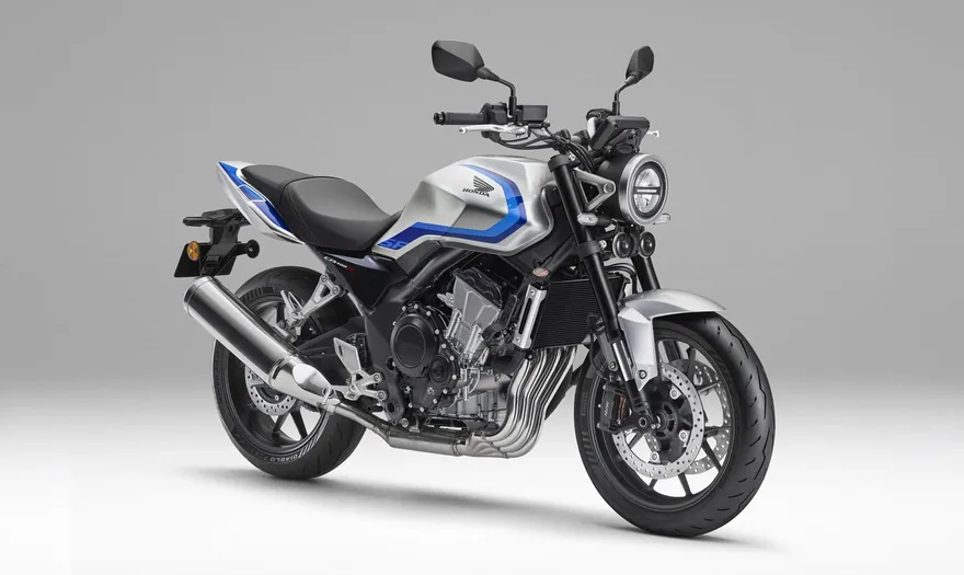 直列4気筒エンジンを積んだCB400 SUPER FOUR E-Clutch